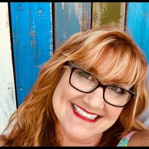 Meet your Posher, Laurie